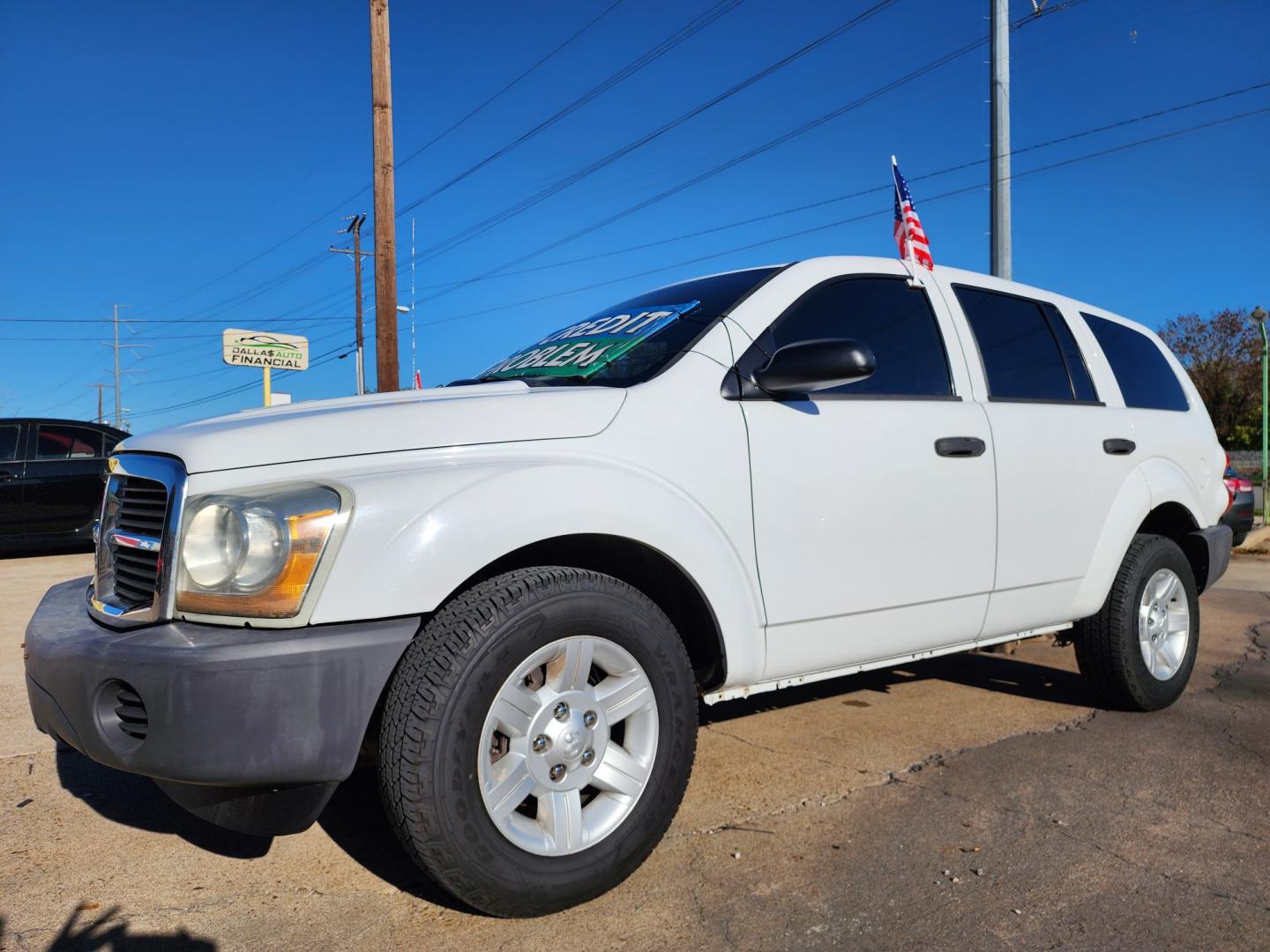 2005 WHITE Dodge Durango ST (1D4HD38K75F) with an 3.7L V6 SOHC 12V engine, AUTO transmission, located at 2660 S.Garland Avenue, Garland, TX, 75041, (469) 298-3118, 32.885551, -96.655602 - Photo#7